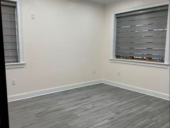3rd image of 15501 Sanford Ave #2