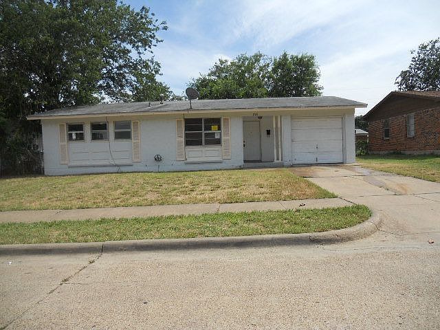 1st image of 218 E Taylor Dr
