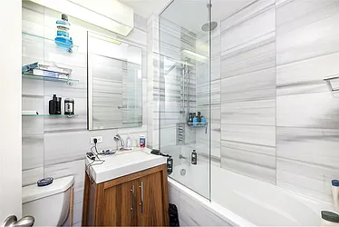 Rented by R New York