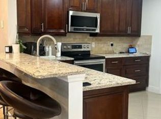 5301 Canoe Bend Dr, Lake Worth, FL 33463