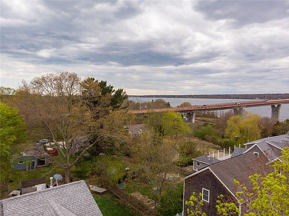 3rd image of 87 Spindrift St