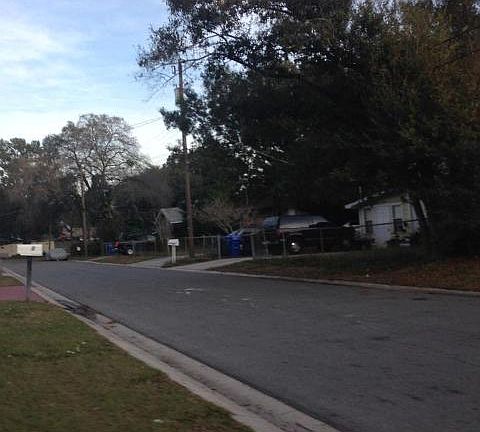 2nd image of 3923 Del Valle Ave