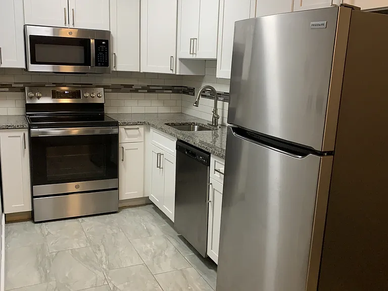 507 Emmett St #13 — Photo 7