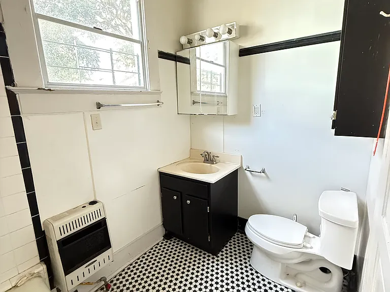 1135 Fern St — Photo 12