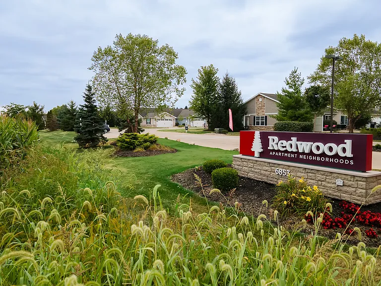 Redwood Maumee — Photo 3