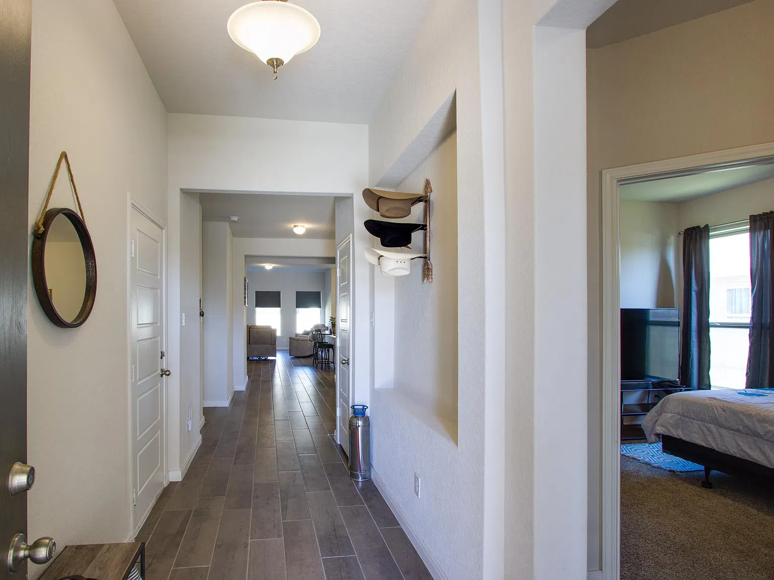 4 bed, 2125 sqft, $2,200 — Photo 2