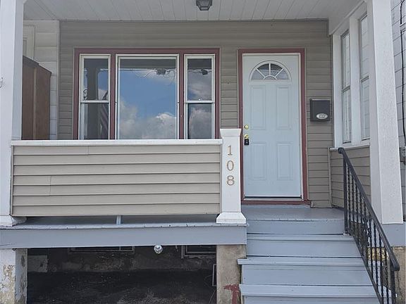 3rd image of 108 W Moser Ave