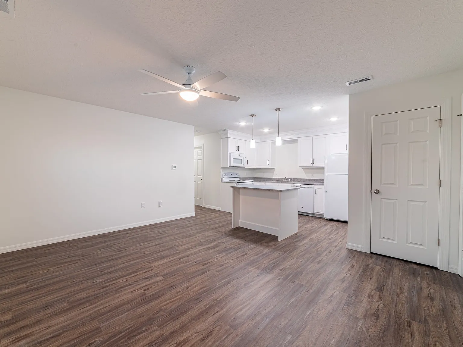 6208 Commerce Drive - 208 — Photo 3