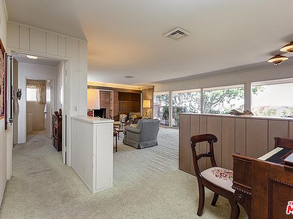 5th image of 2124 Linda Flora Dr
