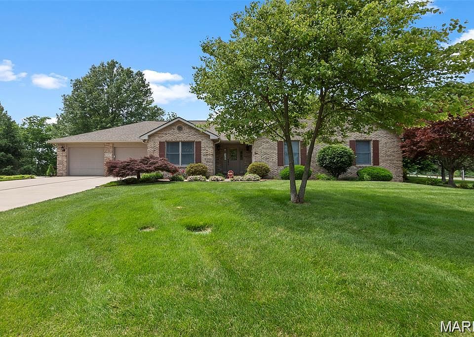 1st image of 857 Green Meadows Dr