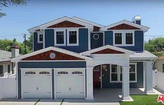 3rd image of 4512 Kraft Ave