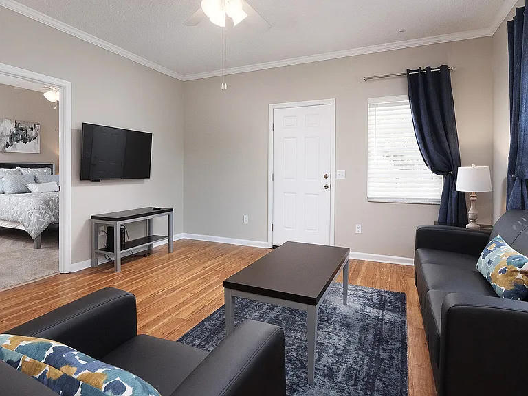 Lake Crossing Apartments — Photo 19