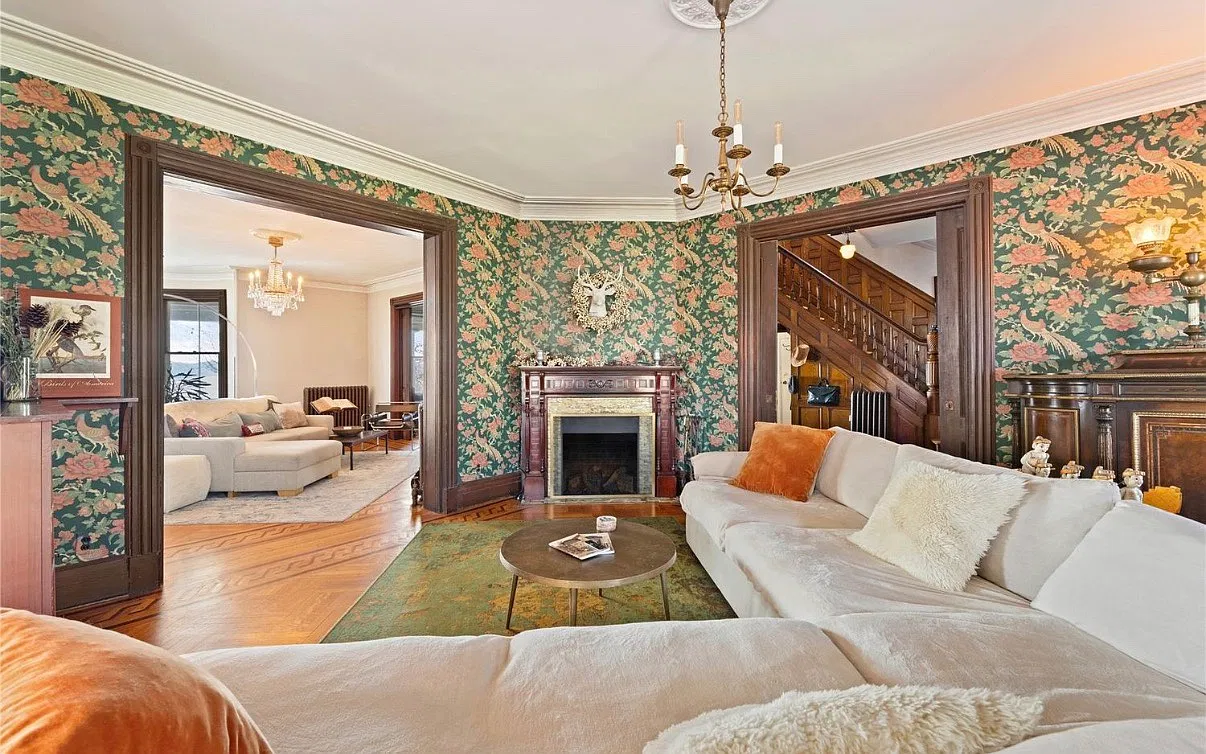 6 bed, 4546 sqft, $6,500 — Photo 4