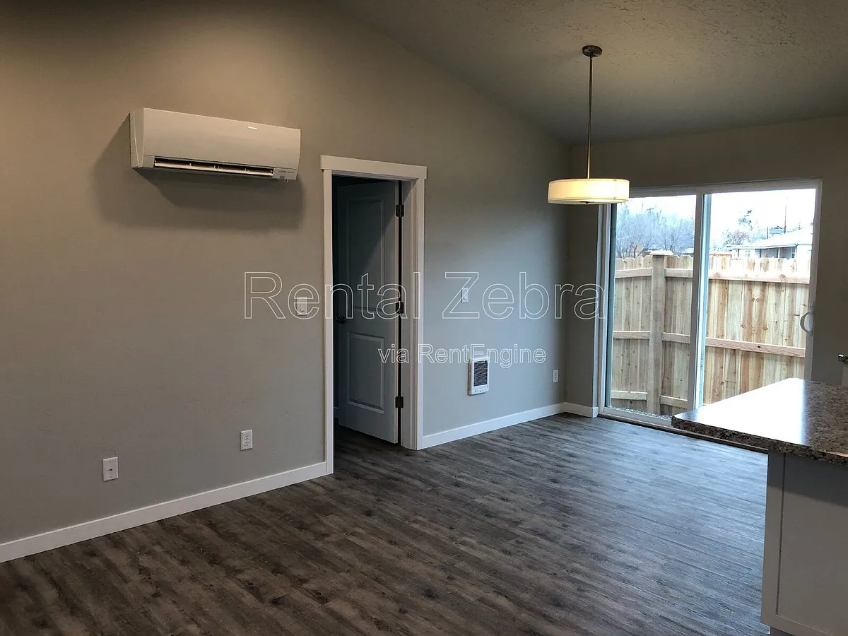 Building Photo - 2355 SW Canal Blvd #2357