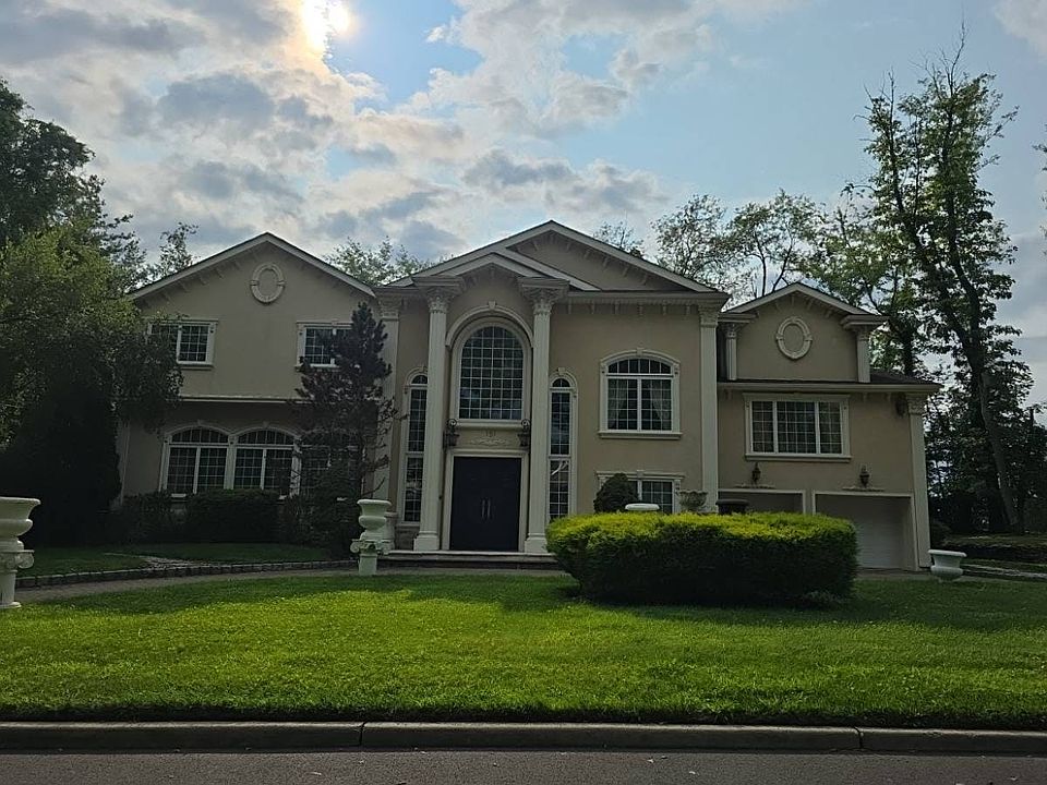 1st image of 151 Mackay Dr