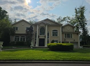 151 Mackay Dr, Bergenfield, NJ 07621