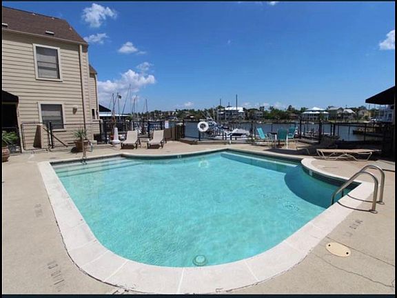 5th image of 1140 Marina Bay Dr APT 105