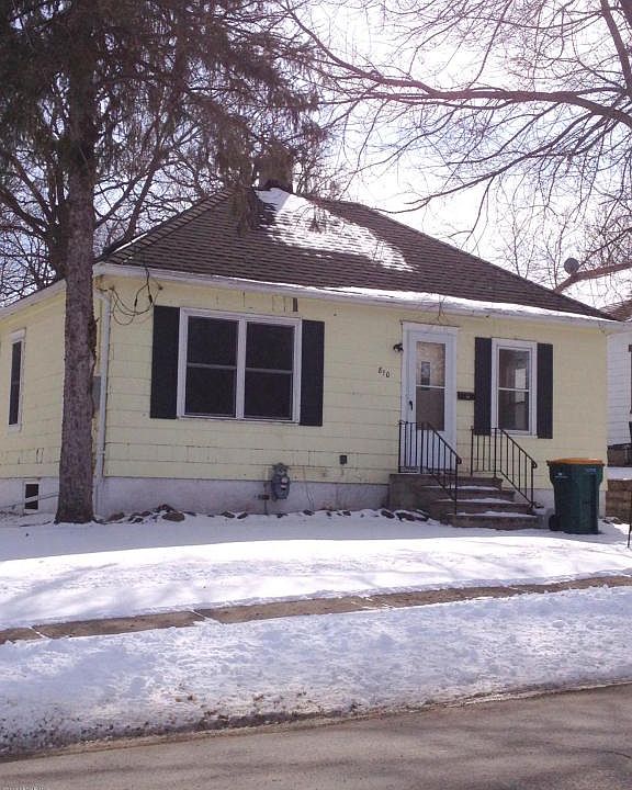 1st image of 810 Ramsey St