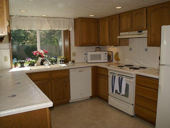 4th image of 4417 Autumn Gold Ct SE