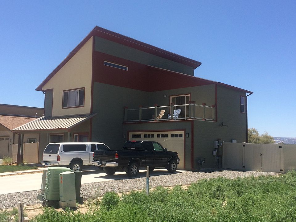1st image of 384 Green River Dr
