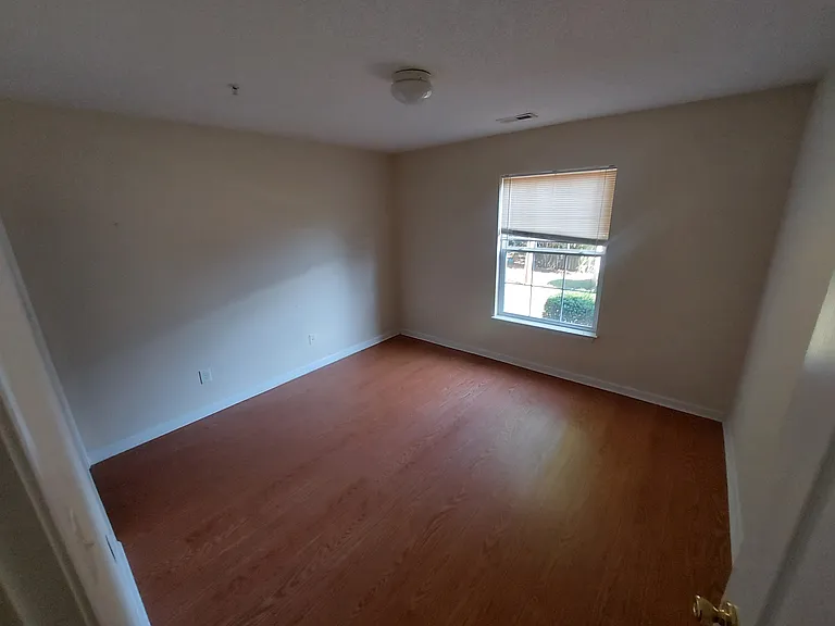 905 Hanahan Ct #1B — Photo 15