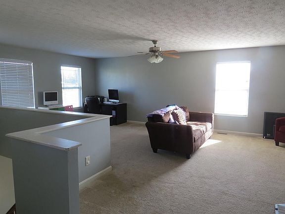 3rd image of 5911 Bentwood Dr