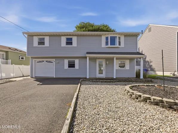 4 Harbor View Lane, Toms River, NJ 08753