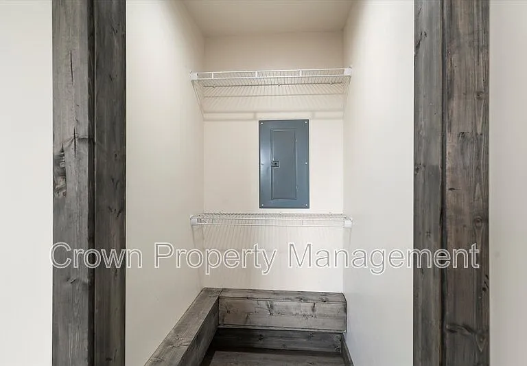 2401 Lower Valley Rd #B — Photo 18