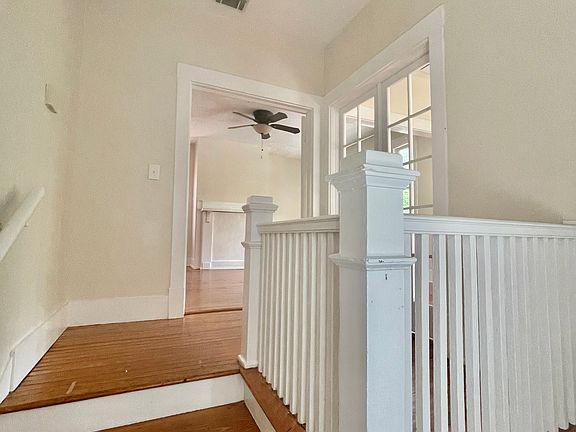 4th image of 515 E Duffy St #1/2