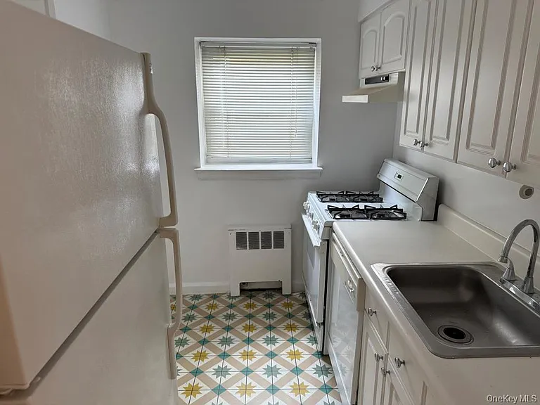 221 Middle Neck Rd #C1 — Photo 13