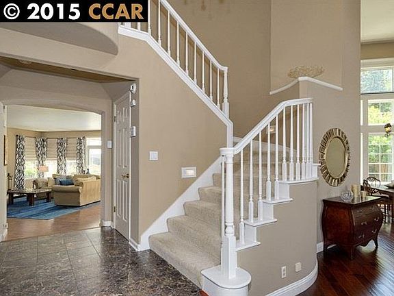 5th image of 676 Dunhill Dr