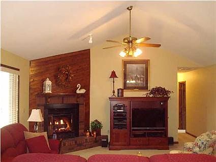 4th image of 4338 N Congress Ave