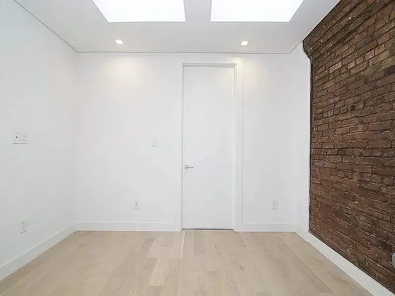 26 Prince St #16 — Photo 3