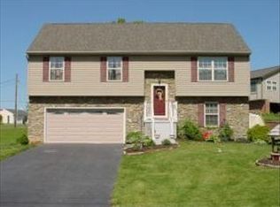 2072 Sheaffer Rd, Elizabethtown, PA 17022