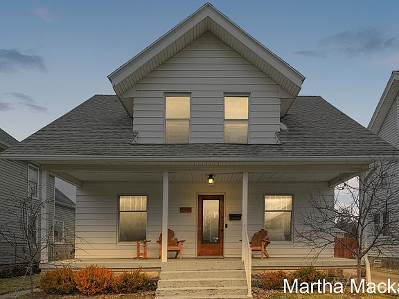 2nd image of 625 Leonard St NE