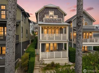 38 Seaside Ln, Pacific Beach, WA 98571