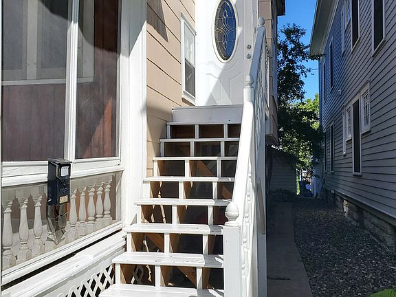 5th image of 2305 Girard Ave S