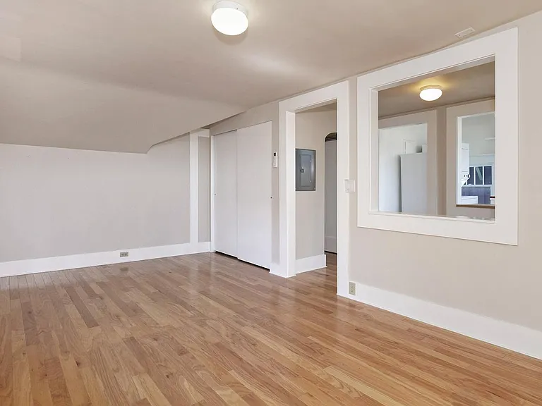 5807 Lawton Ave #UPPER — Photo 6