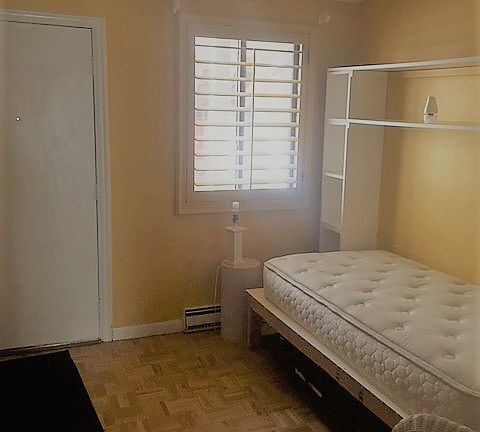 2nd image of 604 Edgewater Dr #604-G