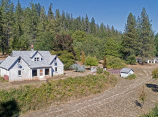 1040 Garner Rd, Cave Junction, OR 97523