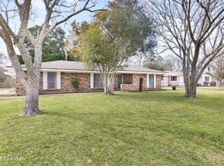 112 1st St, Youngsville, LA 70592