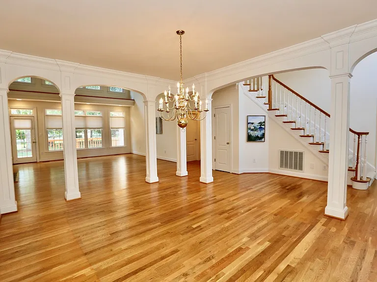1709 Timber Ridge Ct — Photo 8