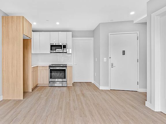 4th image of 30-38 31st St #5L