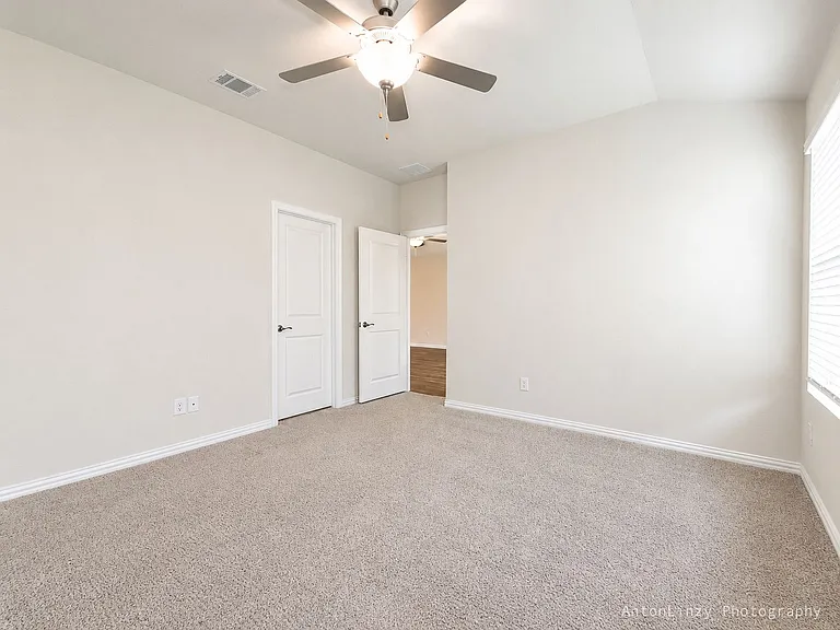 3230 Baehr Dr — Photo 12