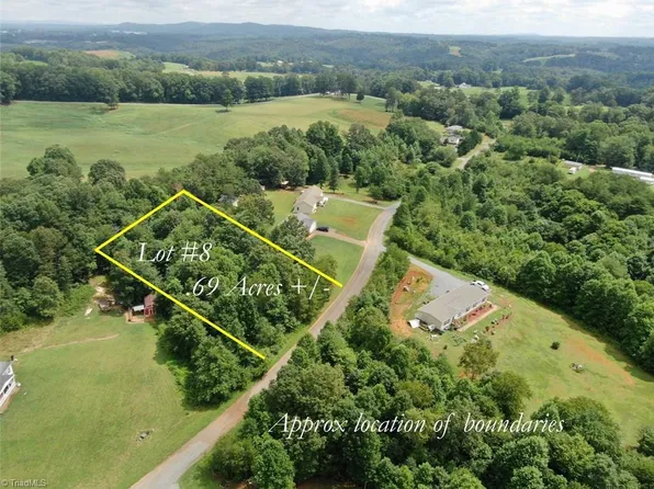 8 Hunter Ridge Ln #8, Ararat, NC 27007