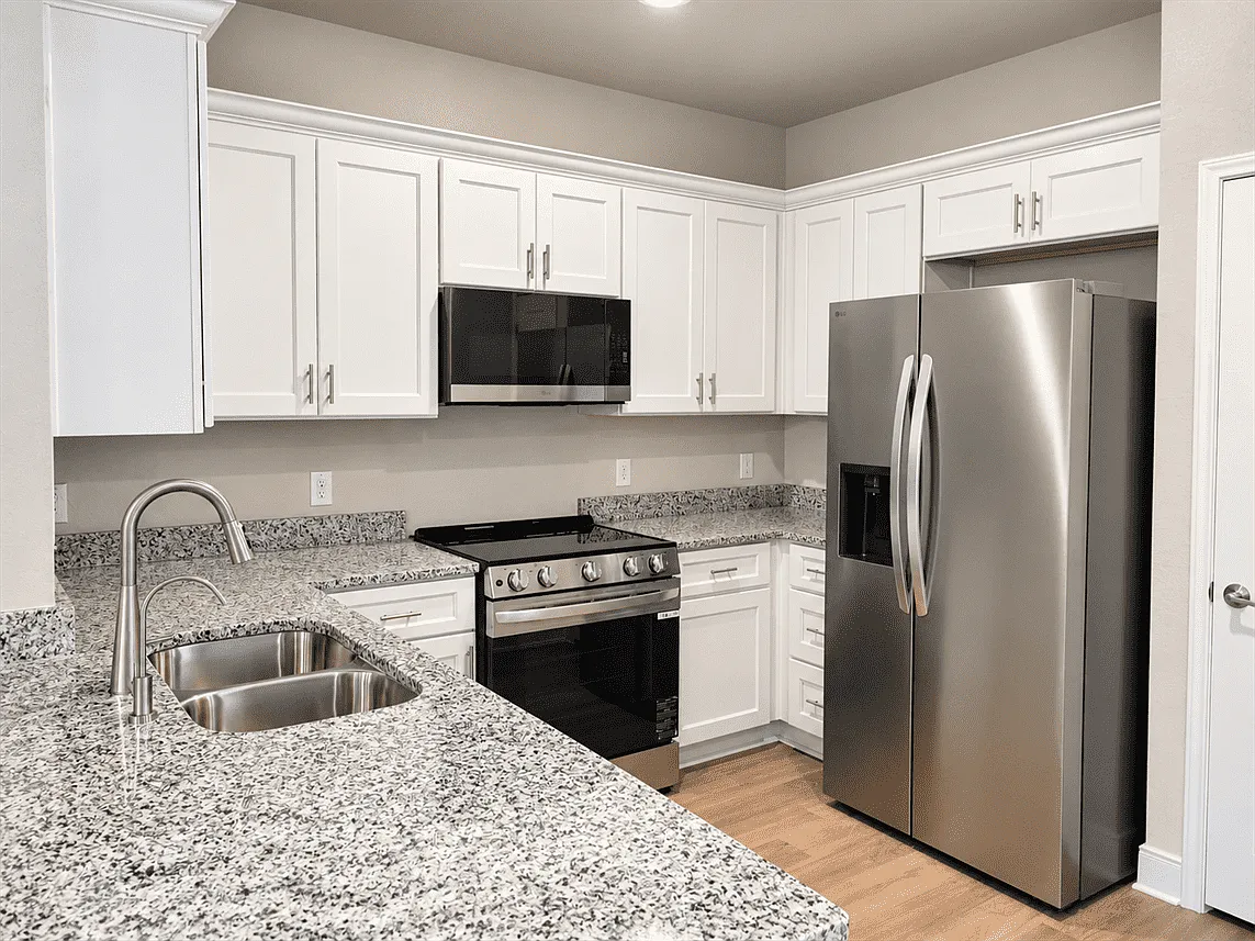 3 bed, 2.5 bath, 1263 sqft, $1,495 — Photo 2