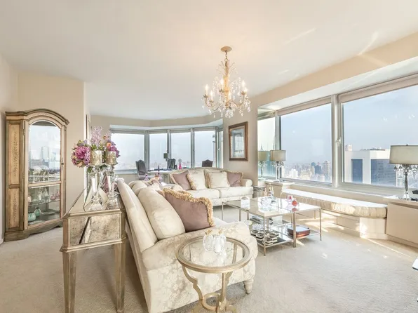 150 W 56th St APT 6101, New York, NY 10019