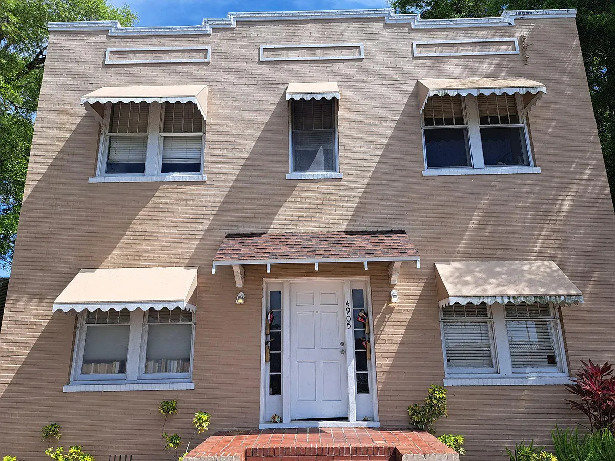 front of the building - 4905 N Central Ave #1