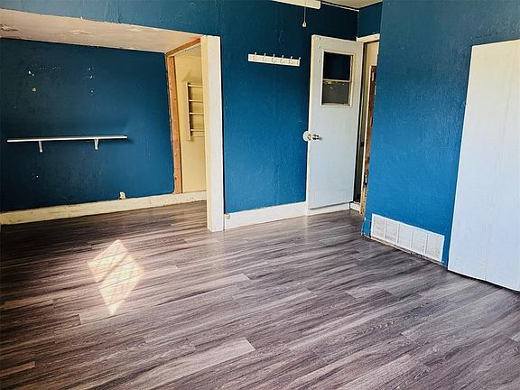 5th image of 3412 NE 33rd Cir