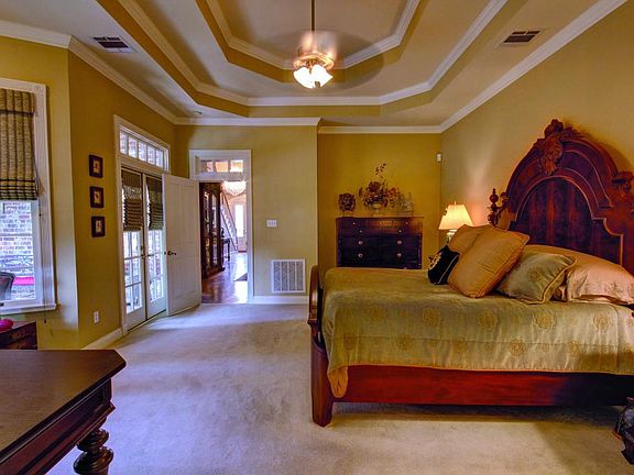 4th image of 324 Timberwood Cir